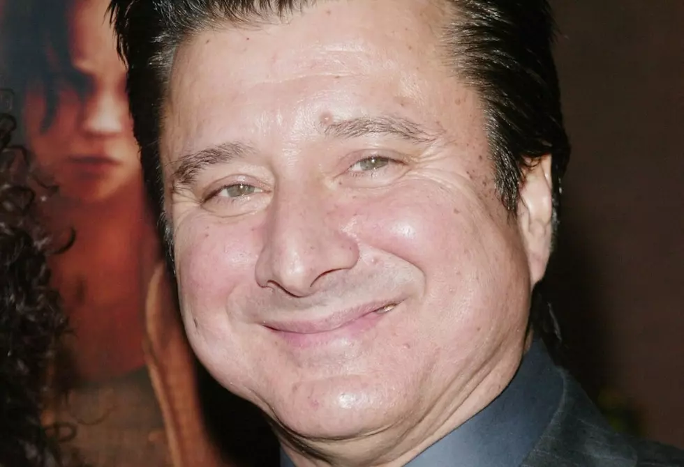 Steve Perry Returns To The Stage After 20 Years [Video]