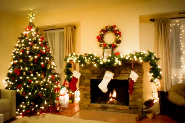 Crispy Christmas Trees: Staged Fire Shows Potential Risks