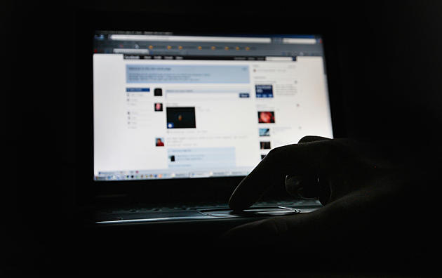 No, Your Facebook Account Hasn&#8217;t Been Hacked
