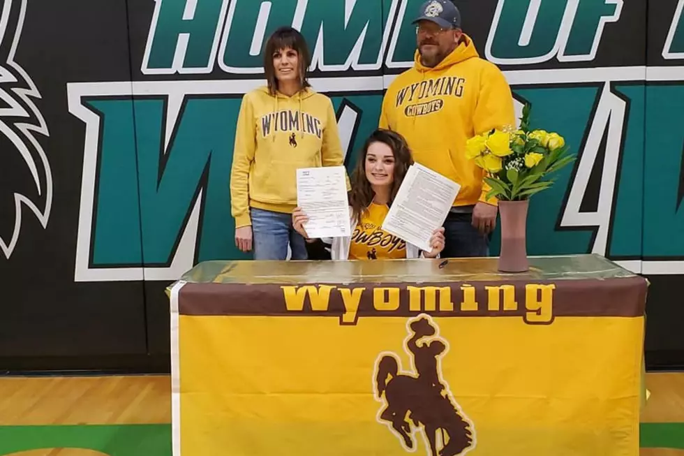 Hailey Jones of Moorcroft Signs with Wyoming