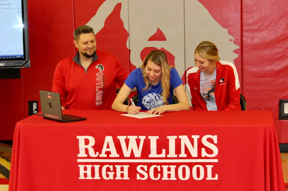Jordan Jerome of Rawlins Signs with McCook for Volleyball