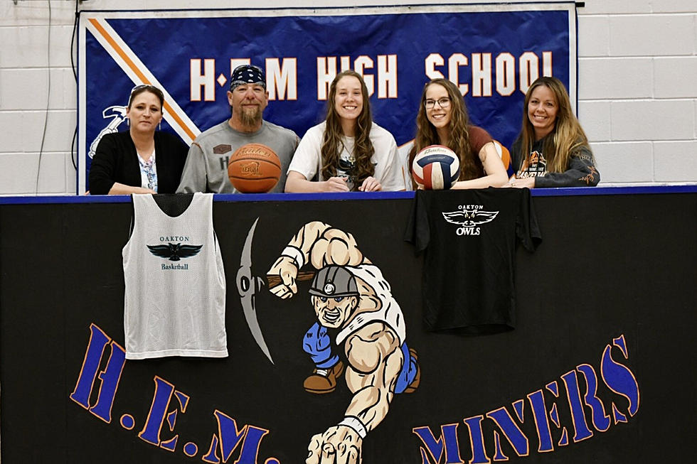 H.E.M.'s Amy Campbell Signs for Two Sports at Oakton C.C.