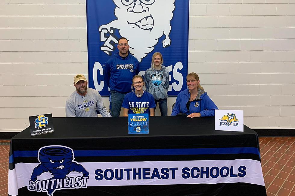 Jordan Stoddard of Southeast Signs with S.D. State for Track
