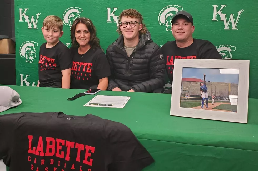Bryce Locklin of Kelly Walsh Signs with Labette C.C.