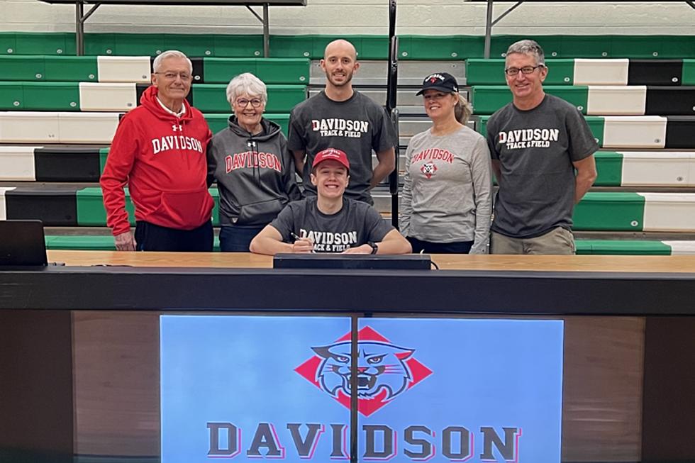 Lander's Gage Gose Signs with Davidson College for Track