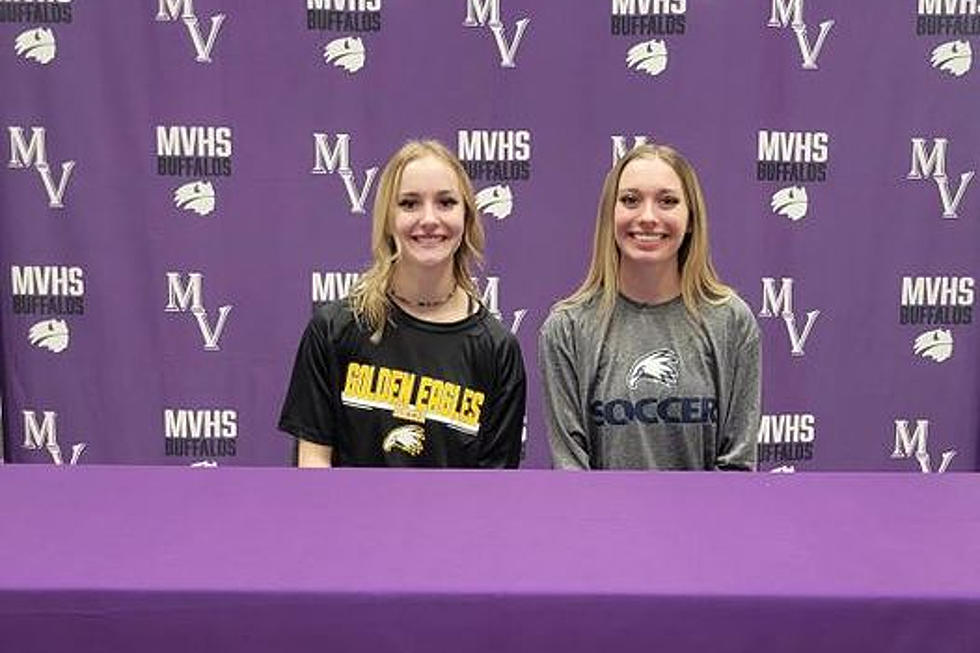 Mountain View's Kenison Twins Sign for Soccer at LCCC