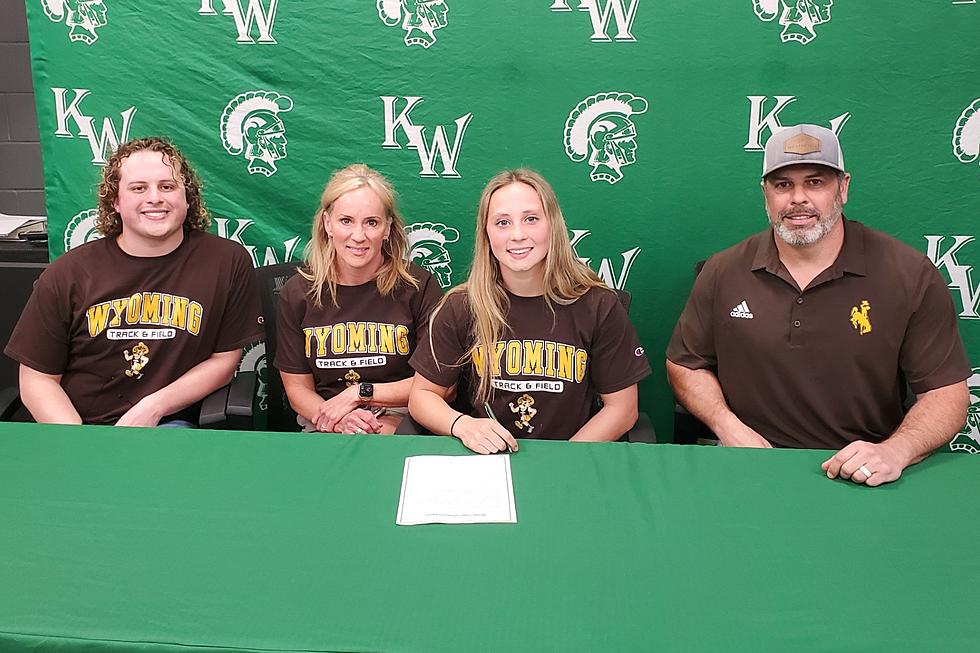 Kelly Walsh&#8217;s Rylie Alberts Commits to UW for Track