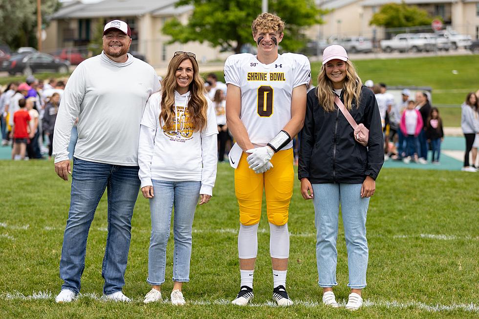Photofest: Shrine Bowl Players and Families