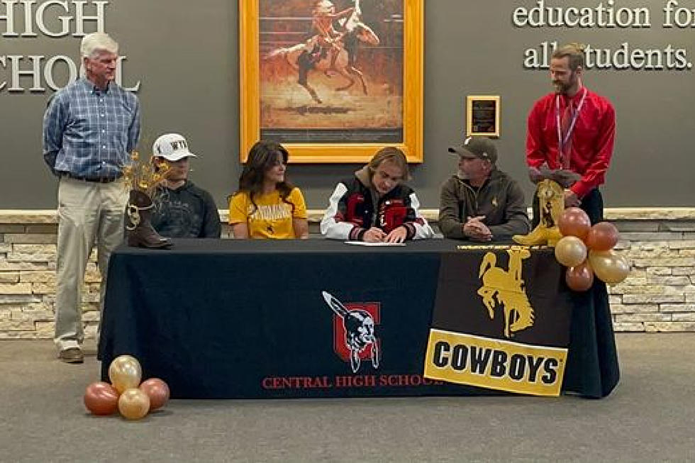 Chey. Central&#8217;s Bridger Brokaw Signs with UW for Distance Running