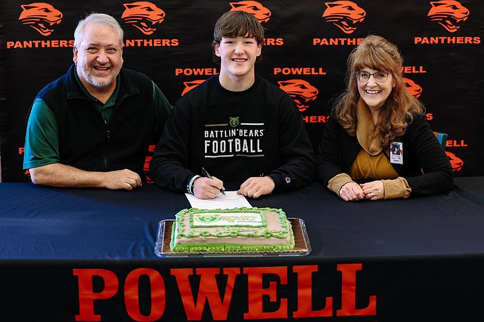 Powell’s Jhett Schwahn Signs with Rocky Mt. for Football