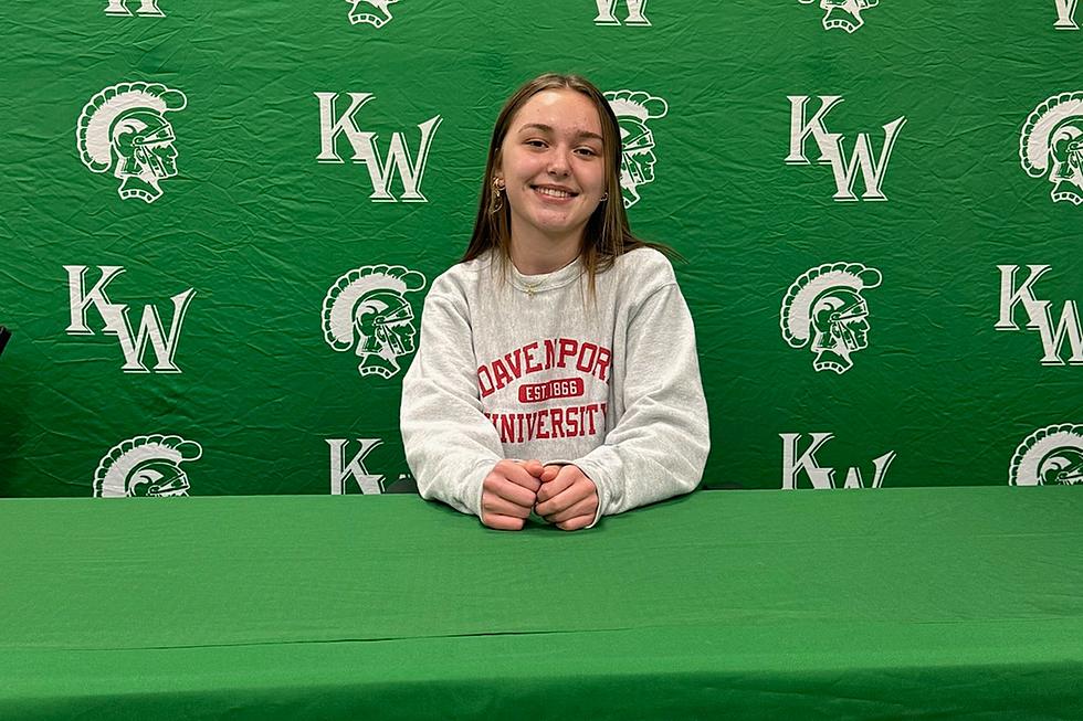 Shea Opdahl of Kelly Walsh Signs with Davenport University for Swimming