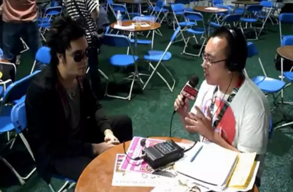 Avenged Sevenfold’s Synyster Gates Sits Down With Dave Kim at Rock On The Range
