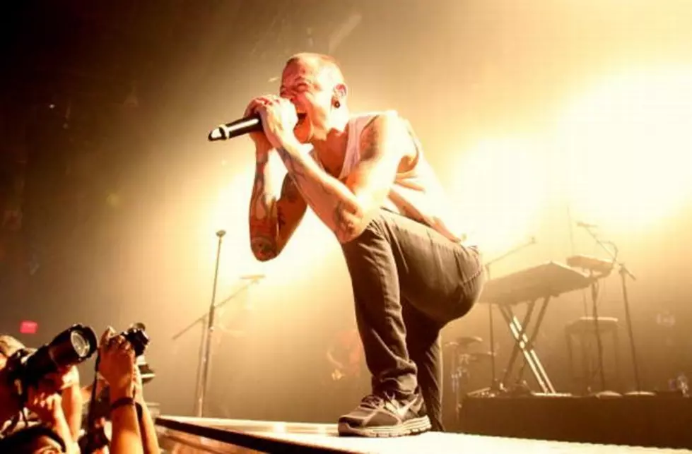 Linkin Park Vocalist Chester Bennington to Have Shoulder Surgery