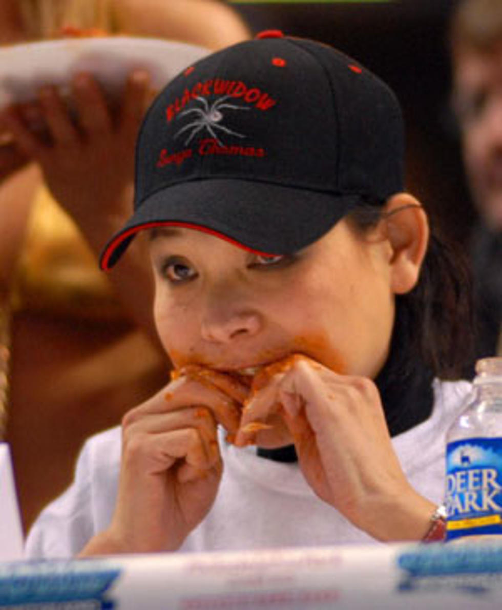 WGRD is in Love — Woman Takes Record and Downs 183 Chicken Wings in 12 Minutes