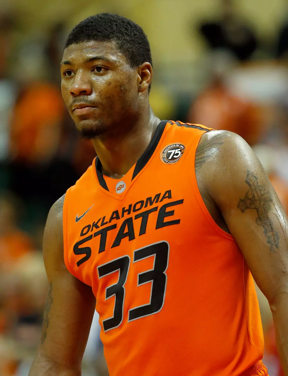 Free Beer &#038; Hot Wings: Oklahoma State&#8217;s Marcus Smart Shoves Texas Tech Fan [Video]