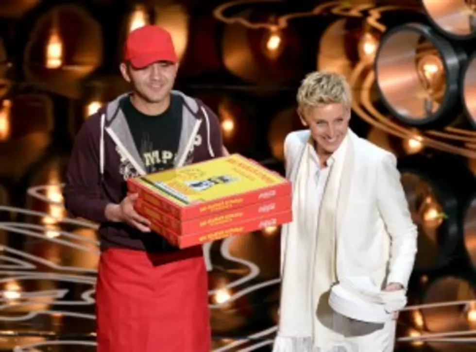 Free Beer &#038; Hot Wings: Ellen&#8217;s Oscars Pizza Guy Gets His Tip [Video]