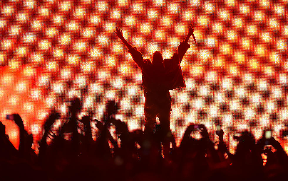 Free Beer & Hot Wings: Kanye West Has Crybaby Moment at Bonnaroo Music & Arts Festival [Video]