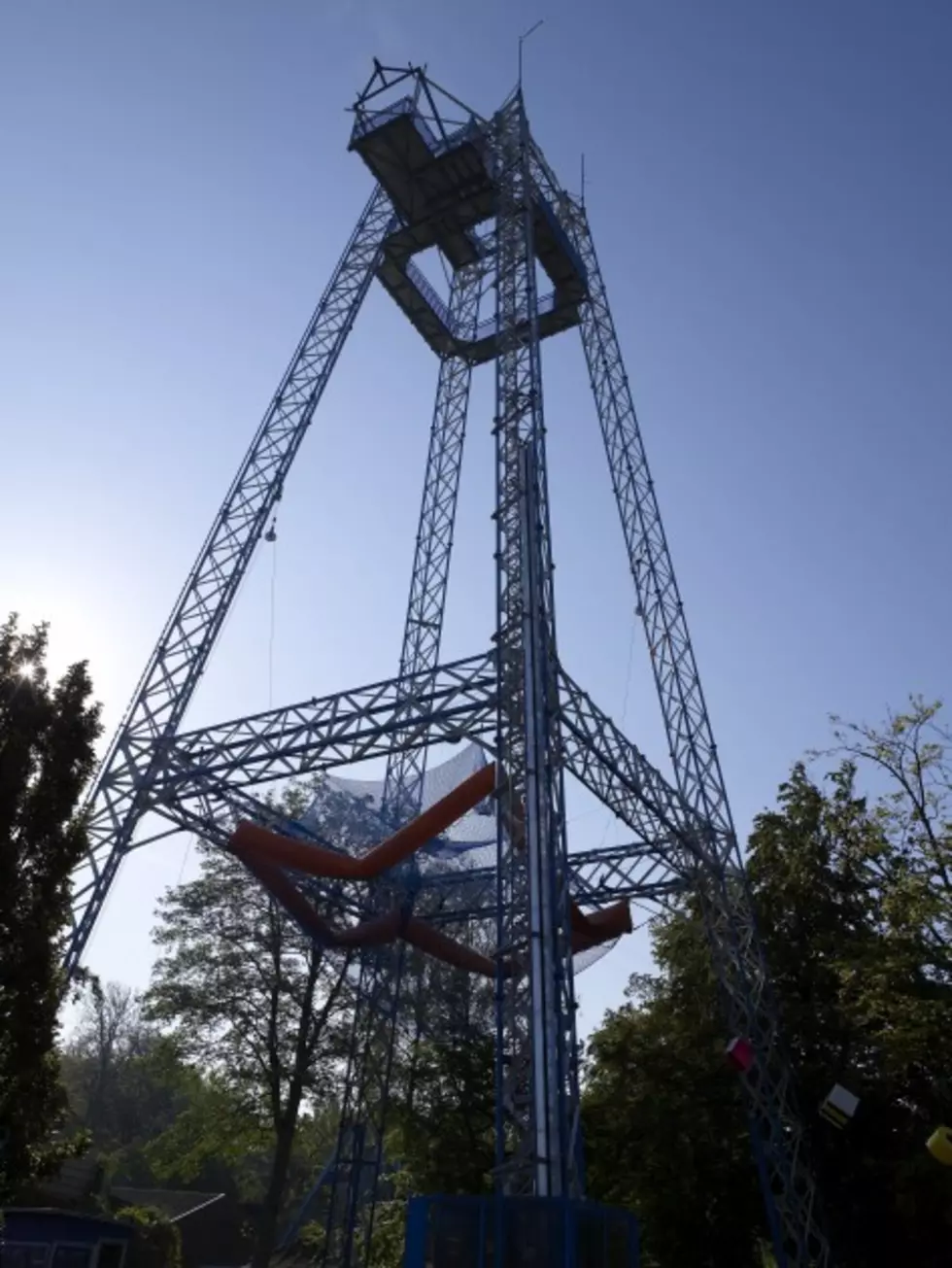 Free Beer &#038; Hot Wings: This Denmark Amusement Park Ride Is Not a Ride at All [Video/Poll]