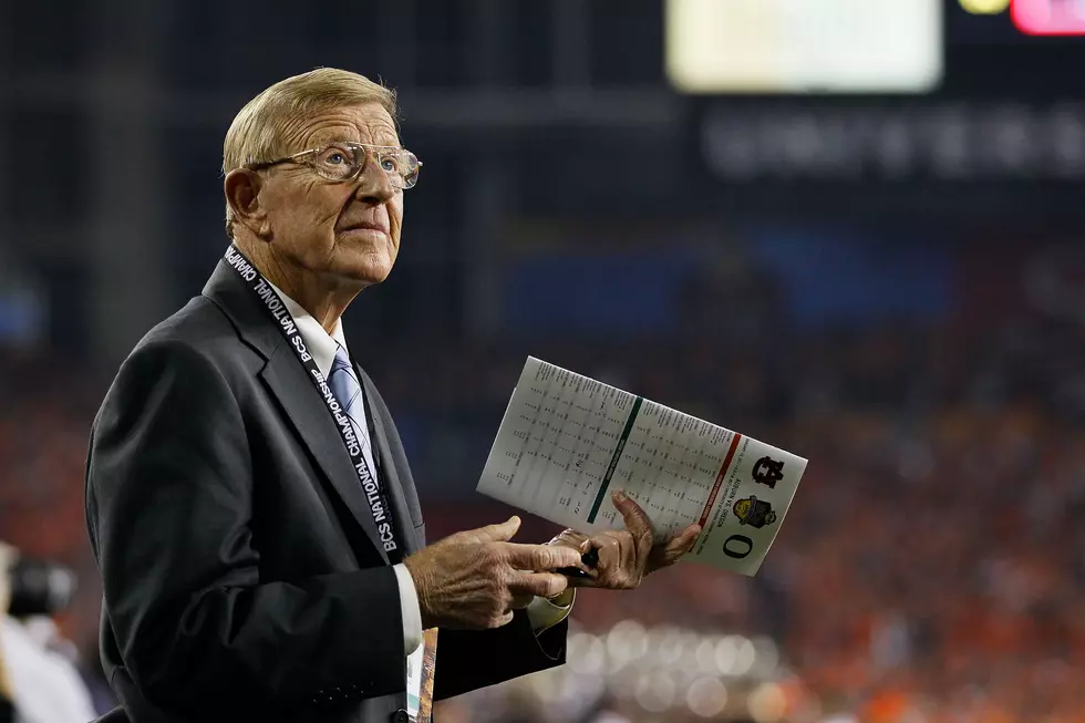 Free Beer & Hot Wings: What the Hell Did Lou Holtz Say? [Video]