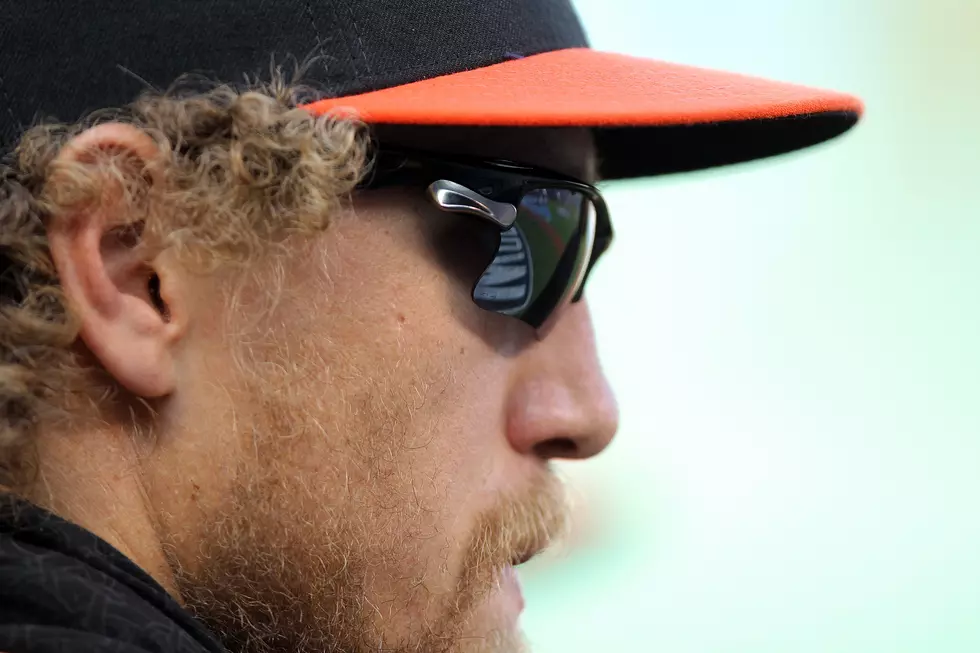 Free Beer & Hot Wings: San Francisco Giants’ Hunter Pence Gets Real Awkward with Fox’s Erin Andrews [Video]