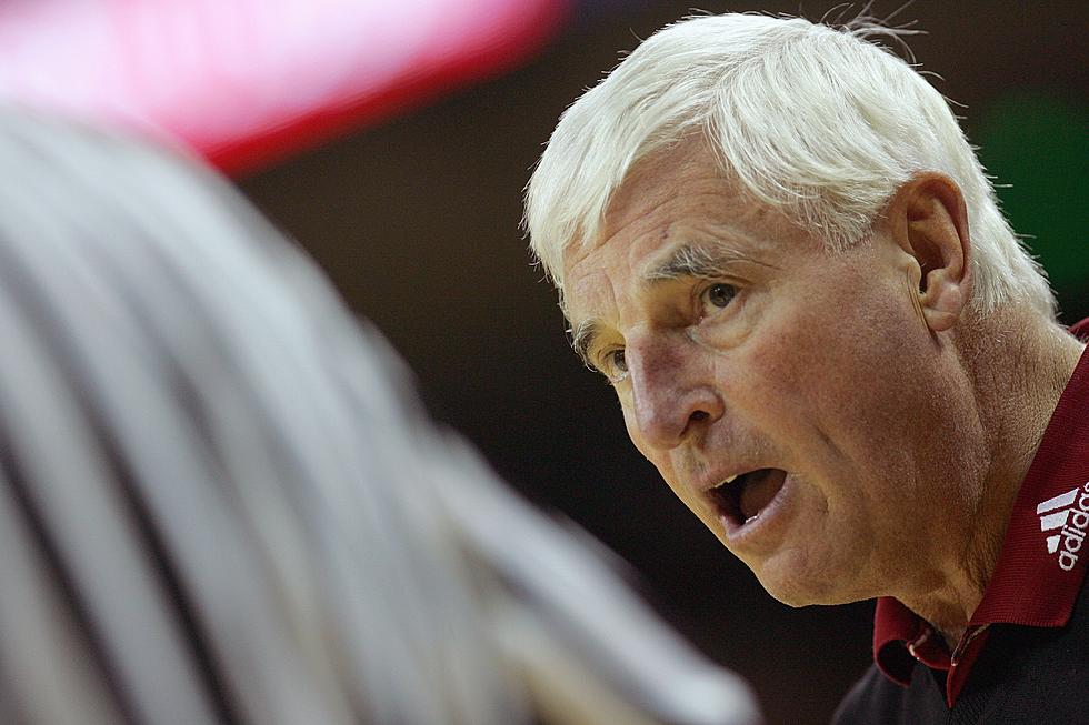 Basketball Analyst Bob Knight Yells at Southern Methodist Fan During Broadcast [Video]
