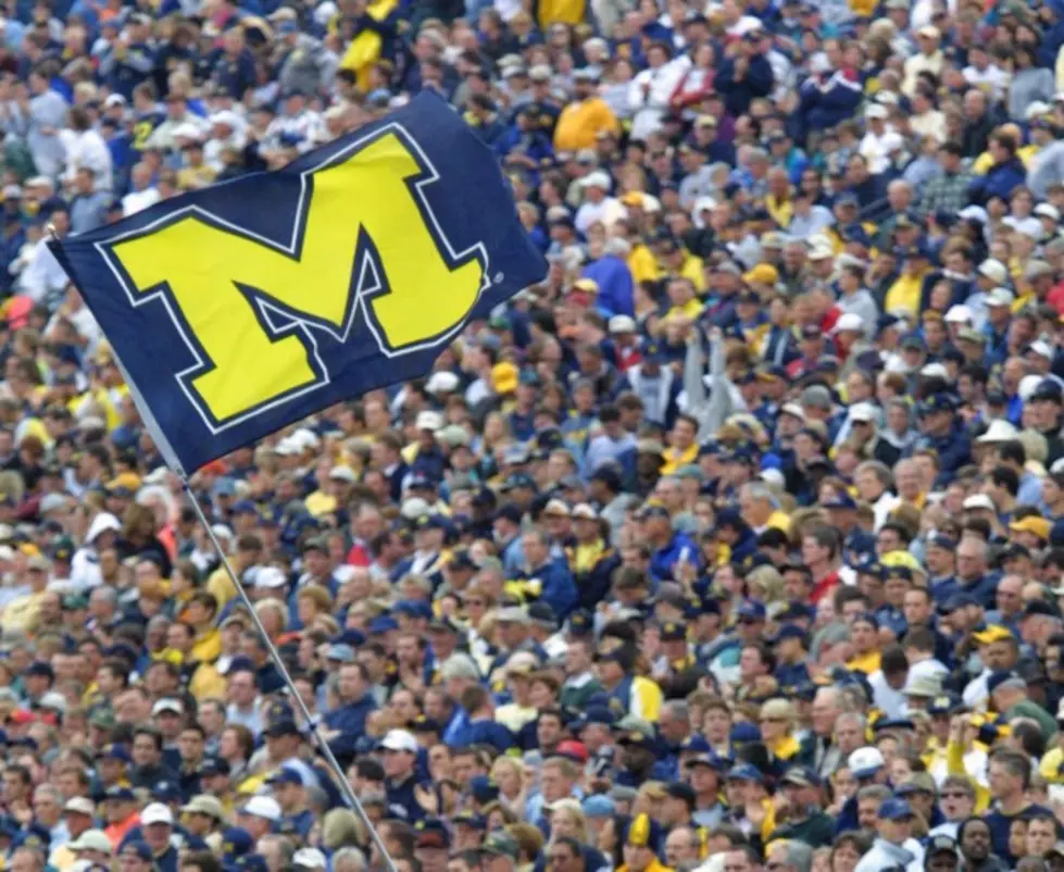 U-M Grads Spontaneously Singing Fight Song at Party is Awesome