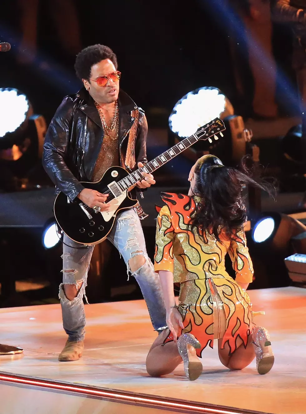 Lenny Kravitz’ Penis Hulked Out of His Pants During a Guitar Solo! NSFW