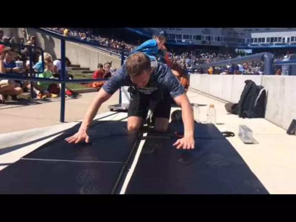 Man Breaks Push-Up World Record at Whitecaps Game [VIDEO]
