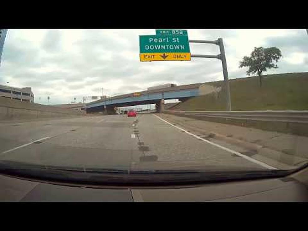 Driver Cuts Across Five Lanes of Traffic on the S-Curve, Almost Hits Car [VIDEO]