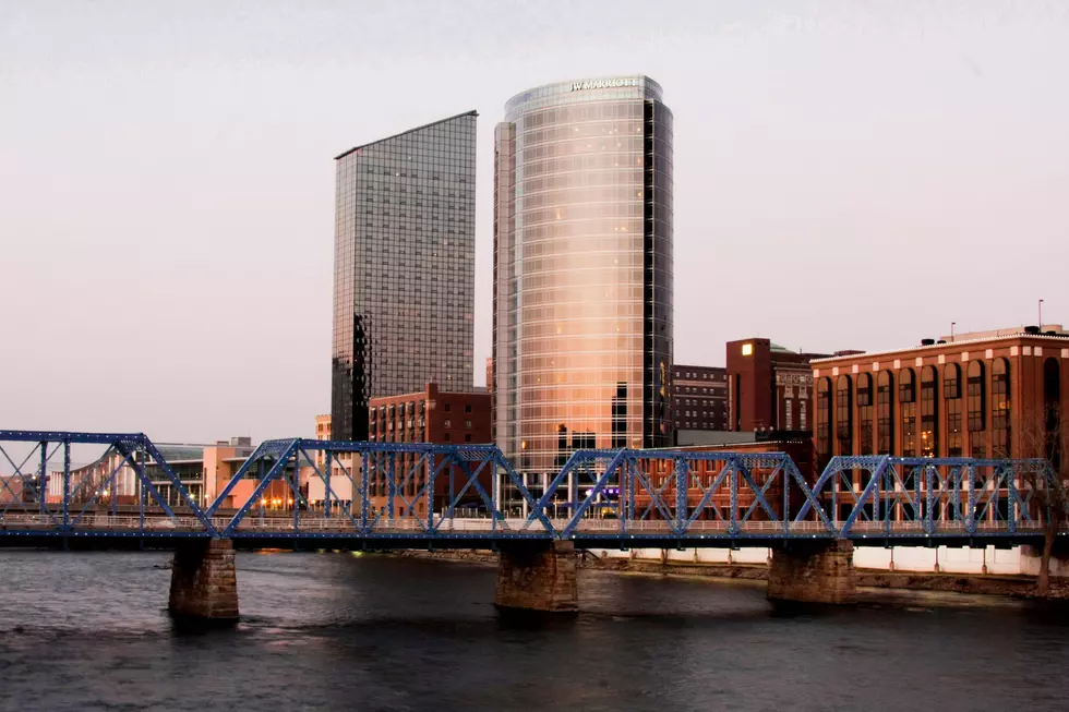 Man Rescued from Grand River Downtown Grand Rapids