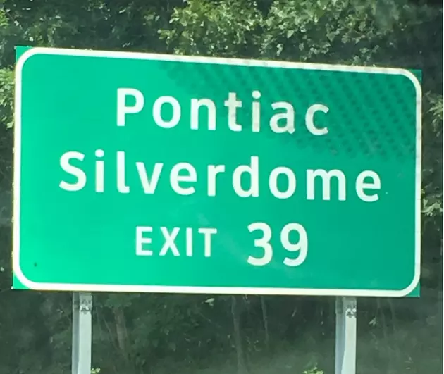 Pontiac Silverdome Road Signs Up for Auction