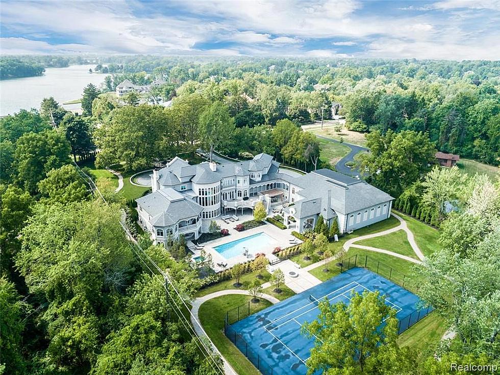 $10M Michigan Mansion with Indoor Basketball Court and Box Suite For Sale [PHOTOS]