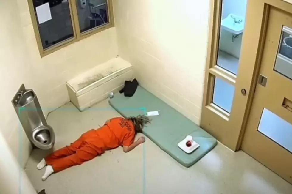 Female Inmate Breaks Neck Spends 65 Hours on Michigan Jail Floor