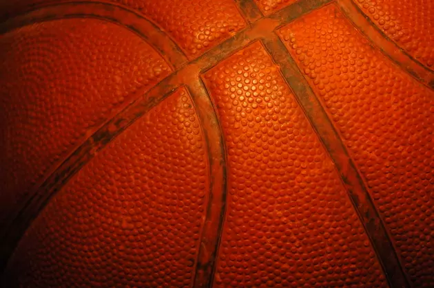 Family Sues to Let Daughter Play on Boys&#8217; Basketball Team