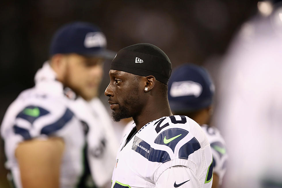 Seahawks’ Lane Says He Will Continue to Sit for Anthem