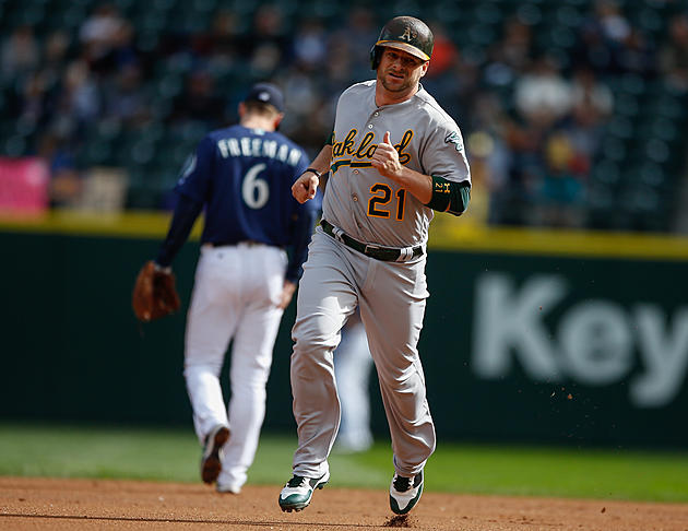 Stephen Vogt&#8217;s Homer Leads Oakland to 3-2 Win Over Seattle