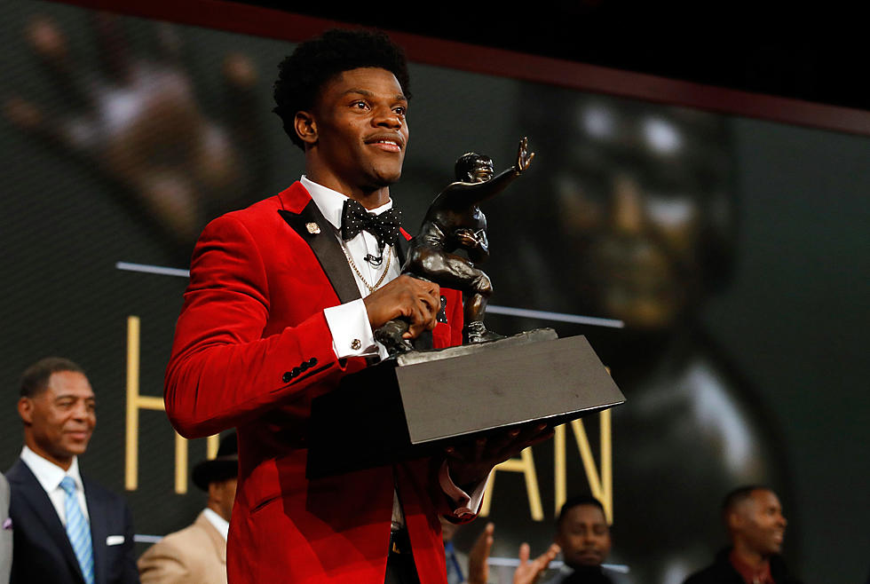 Lamar Jackson Voted AP College Football Player of the Year
