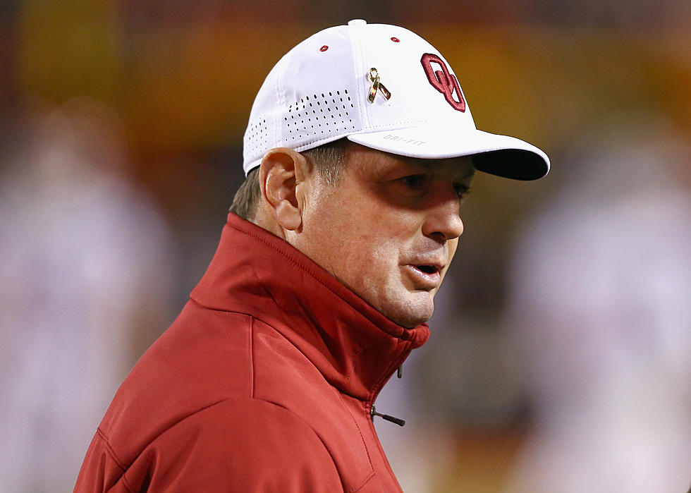 Stunner: Stoops Abruptly Retires