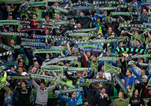 Sounders Rout West-leading Whitecaps, 3-0