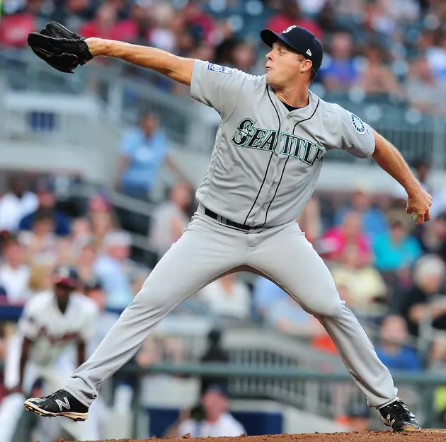 Albers Picks Up 2nd Win, Mariners Hold Off Braves 6-5