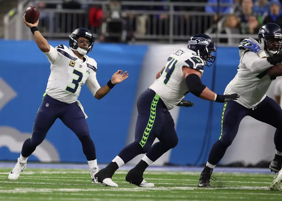 Wilson Throws 3 TDs in 2nd Quarter, Seahawks Top Lions 28-14