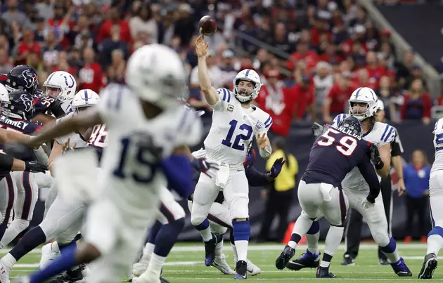 Luck Has 2 TDs to Lead Colts Over Texans 21-7 in Wild Card