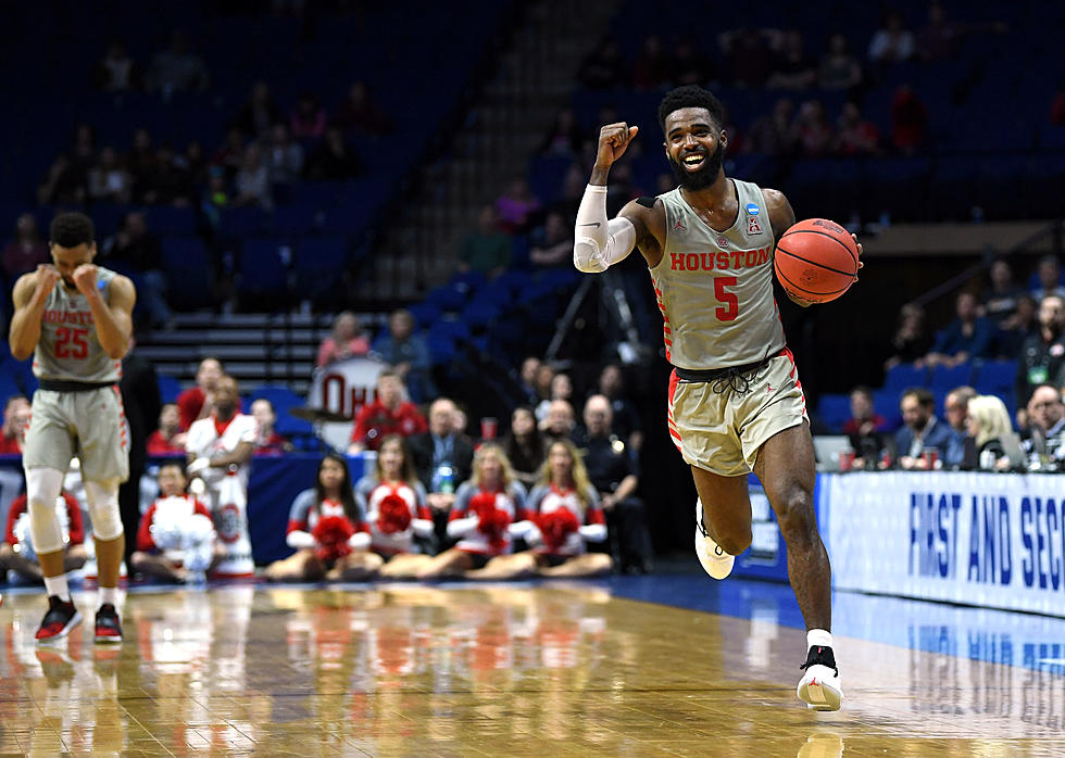 Houston Moves into Sweet 16 for First Time in 35 Years