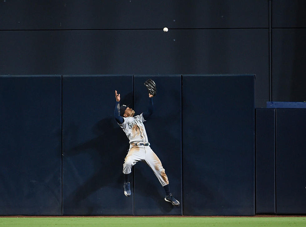 Hedges’ Homer Bounces off Smith’s Glove in Padres’ 6-3 Win