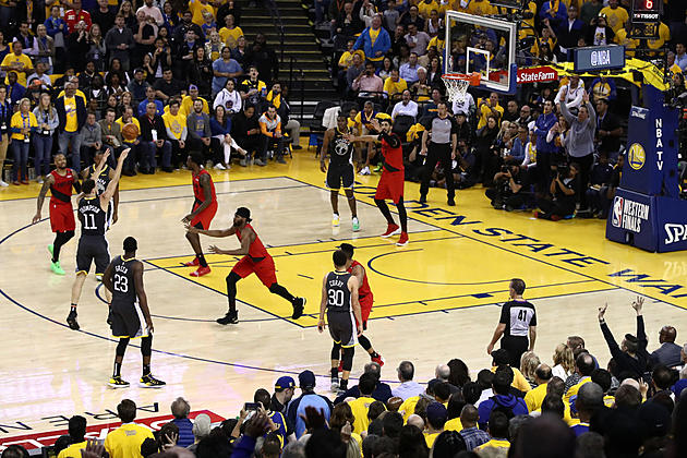 Warriors Rally From 15 Down at Halftime, Hold Off Blazers