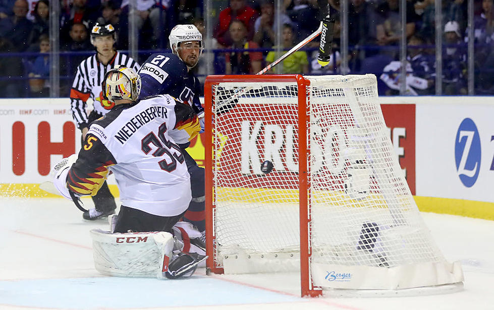 US Tops Germans 3-1 for 5th Win in Row at World Championship