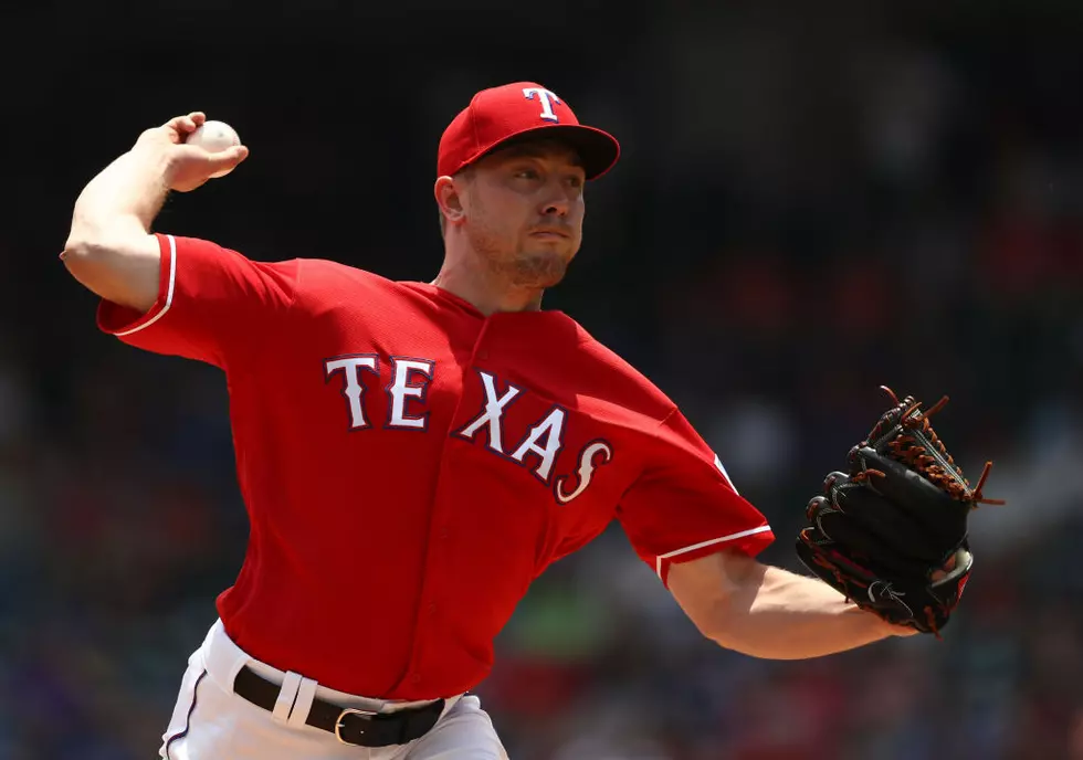 Rangers Complete 3-game Sweep of Mariners With 2-1 Win