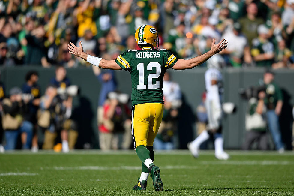 Rodgers Throws 5 TD Passes, Packers Gash Raiders 42-24