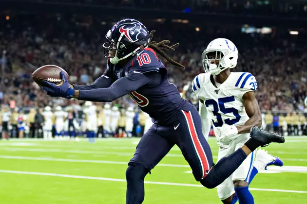 Hopkins has 2 TDs, Texans Beat Colts 20-17 to Top AFC South