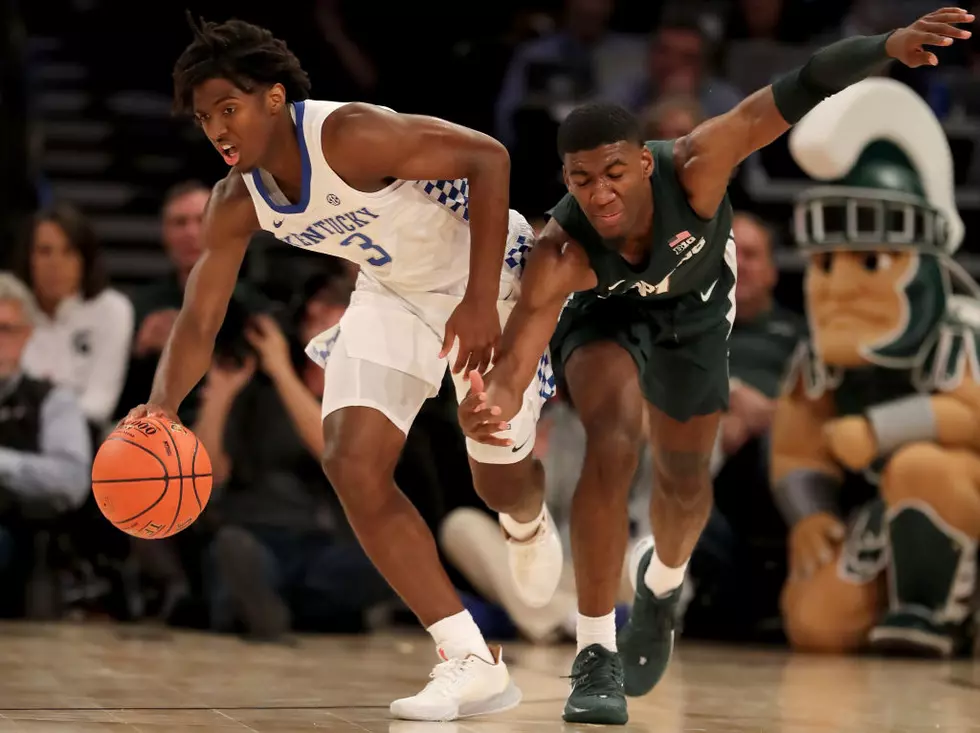 Maxey Leads No. 2 Kentucky Past No. 1 Michigan State 69-62